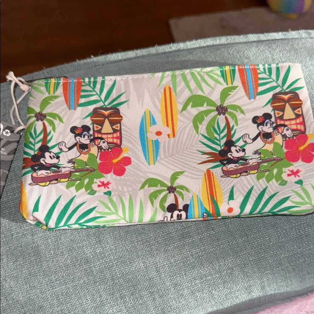 NWT! Disney Loungefly Mickey Minnie Mouse Hawaiian Tropical Pouch - Picture 4 of 6
